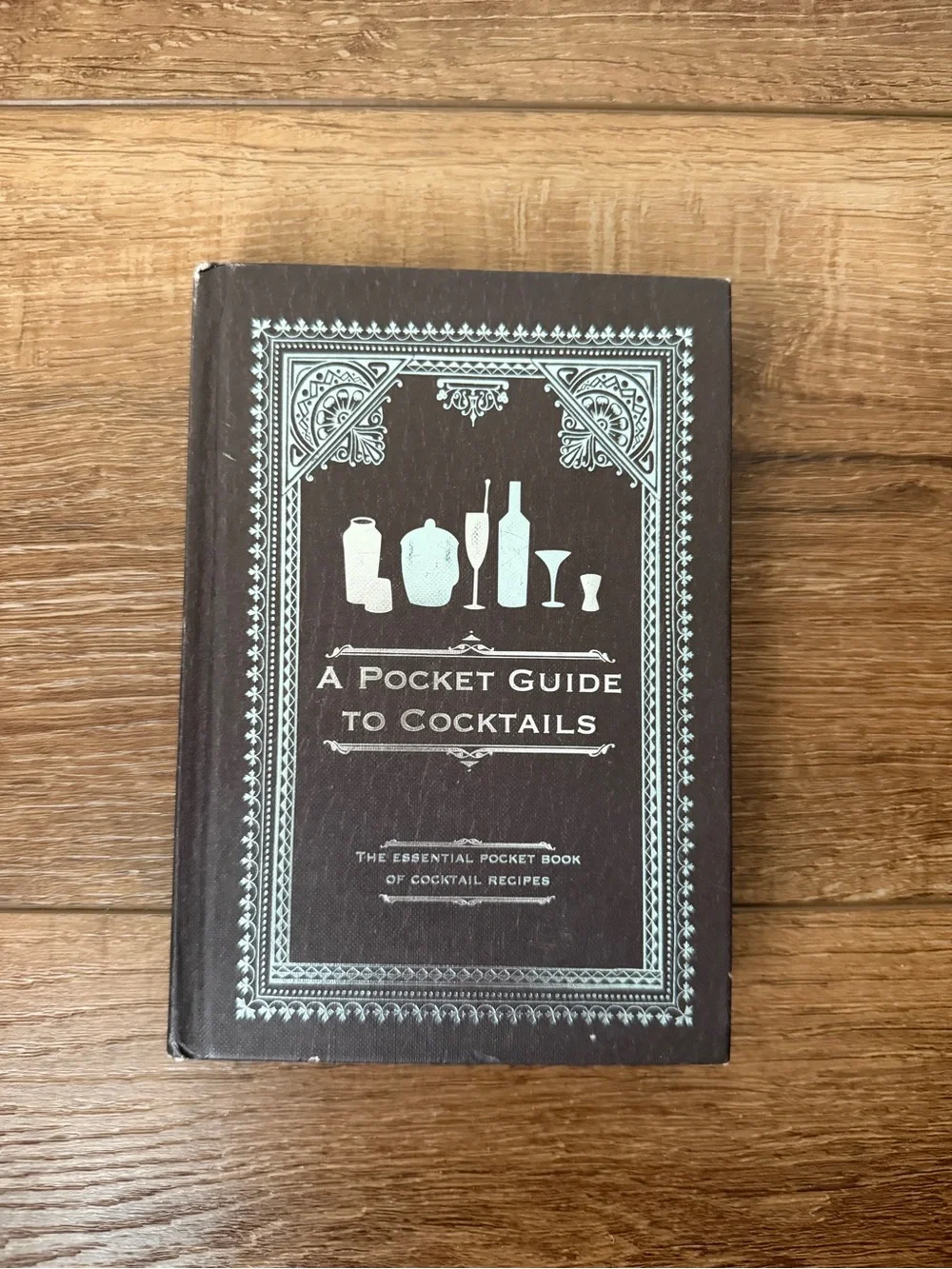 A Pocket Guide to Cocktails Book
